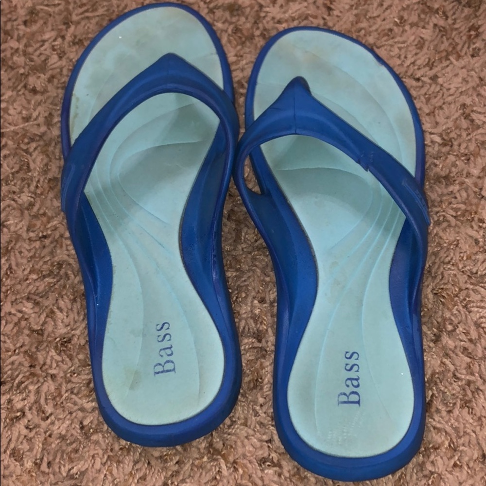 Bass flip flops